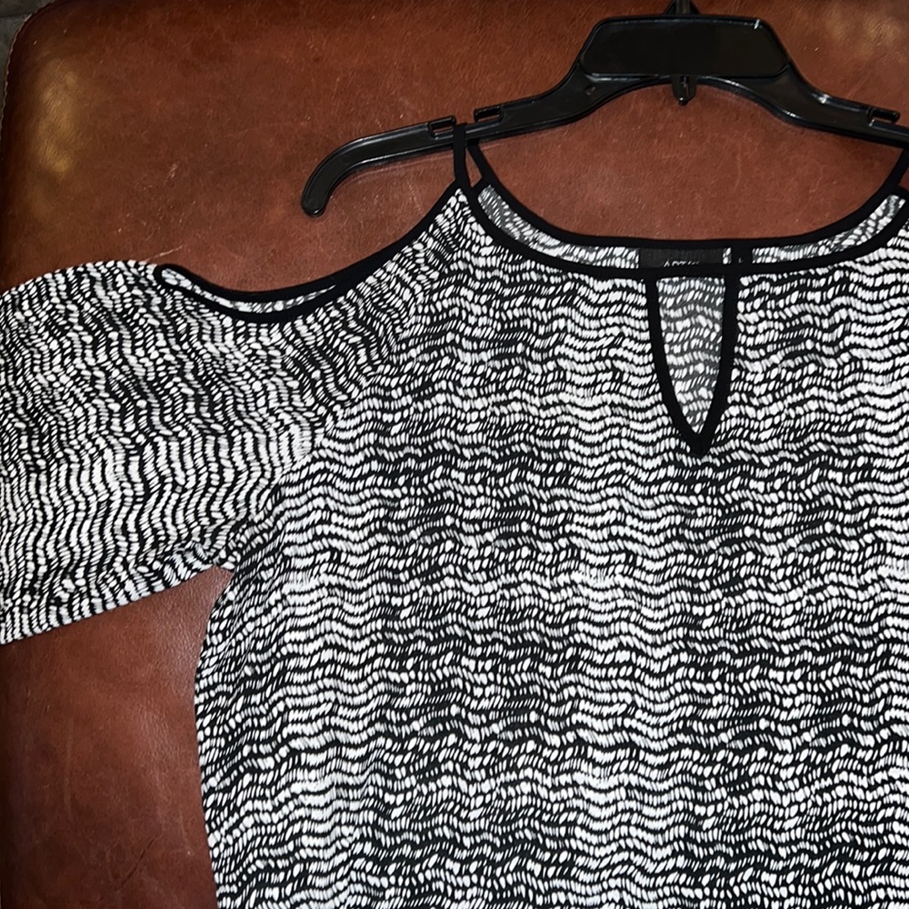NWT Apt 9 Women’s Shirt